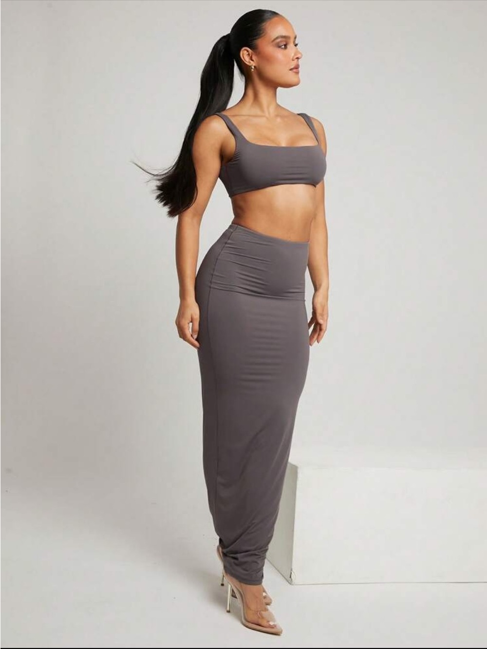 High-Waist Taupe Maxi Skirt — Sleek Ribbed Stretch